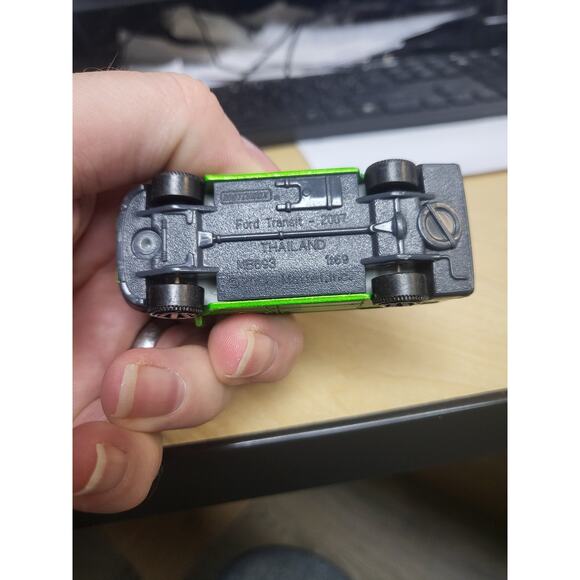 2006 Matchbox City Action 2007 Ford Transit Int'l Packing Solutions Green Van - Picture 5 of 5